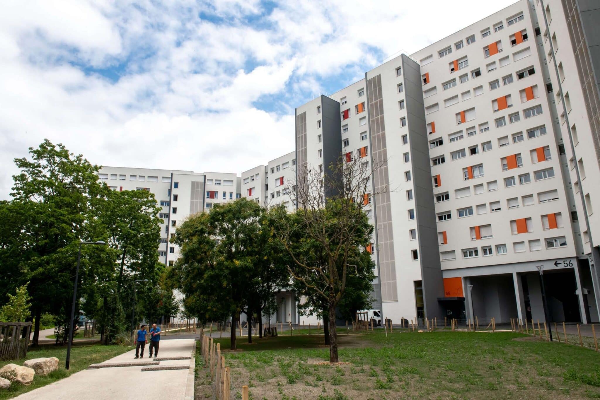 découvrez comment accélérer la mise en place et l'accès au logement social en france, avec des solutions innovantes et des stratégies efficaces pour répondre aux besoins croissants en matière de logement.