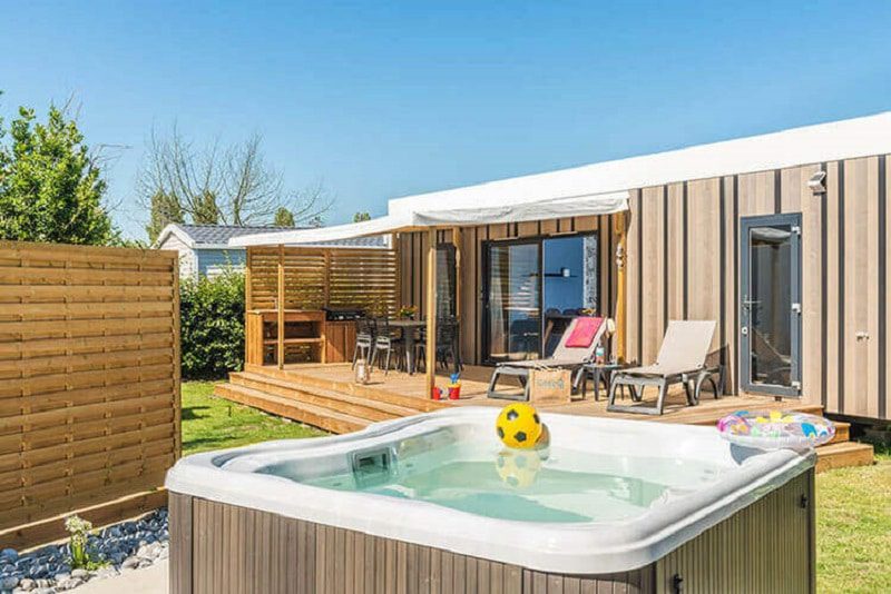 Peut-on choisir un département moins coûteux pour l’hébergement en maison de retraite de ses parents ?