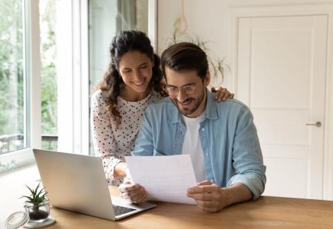 Suis-je prioritaire pour acheter l&rsquo;appartement que je loue si le propriétaire décide de le vendre ?